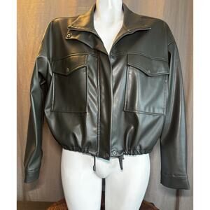T Tahari Jacket cropped Faux Leather Pockets Buttons Casual Women’s Medium
